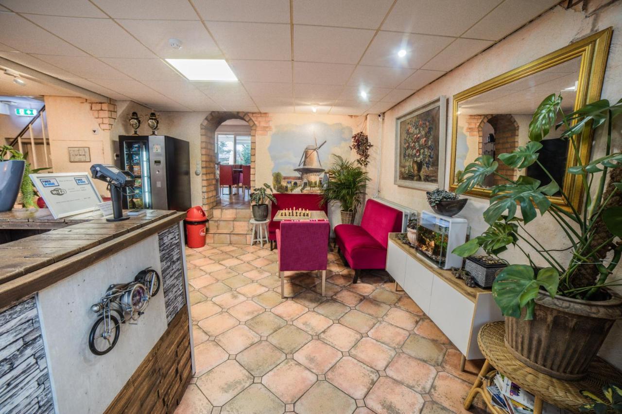 Hotel Le Provencal Sluis Bagian luar foto