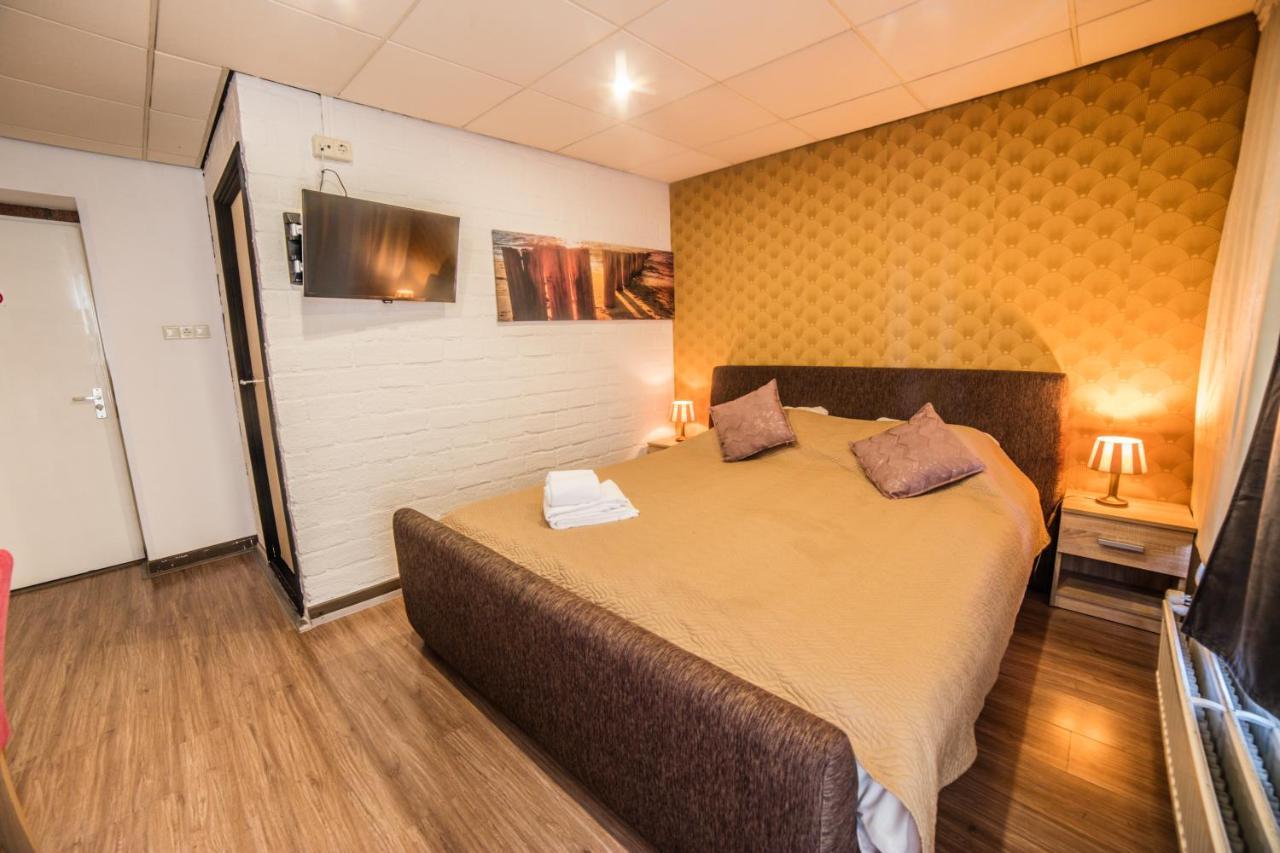 Hotel Le Provencal Sluis Bagian luar foto