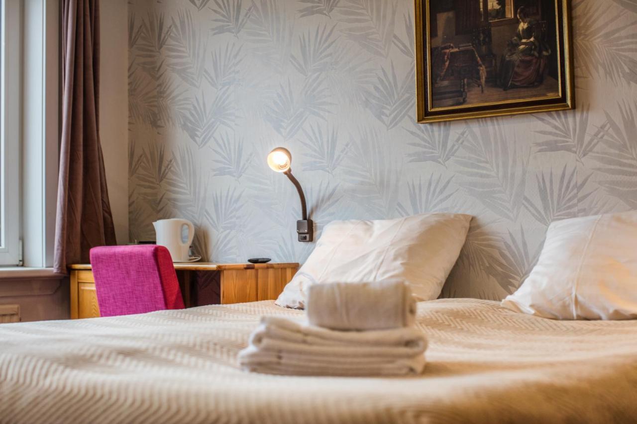 Hotel Le Provencal Sluis Bagian luar foto