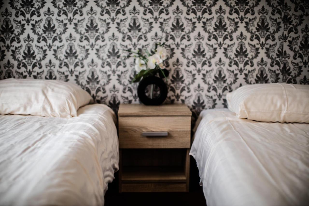 Hotel Le Provencal Sluis Bagian luar foto