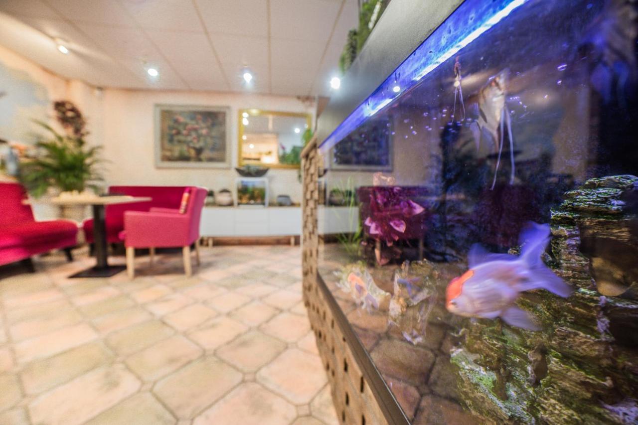 Hotel Le Provencal Sluis Bagian luar foto