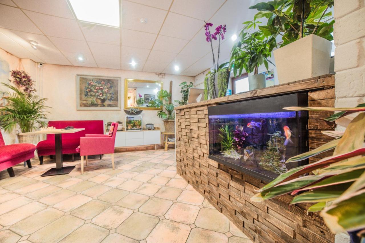Hotel Le Provencal Sluis Bagian luar foto