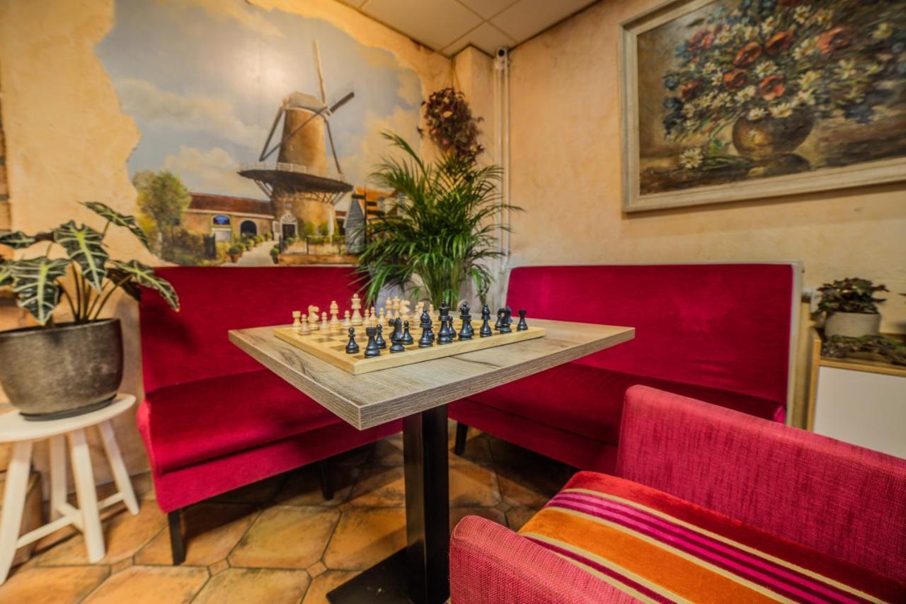 Hotel Le Provencal Sluis Bagian luar foto