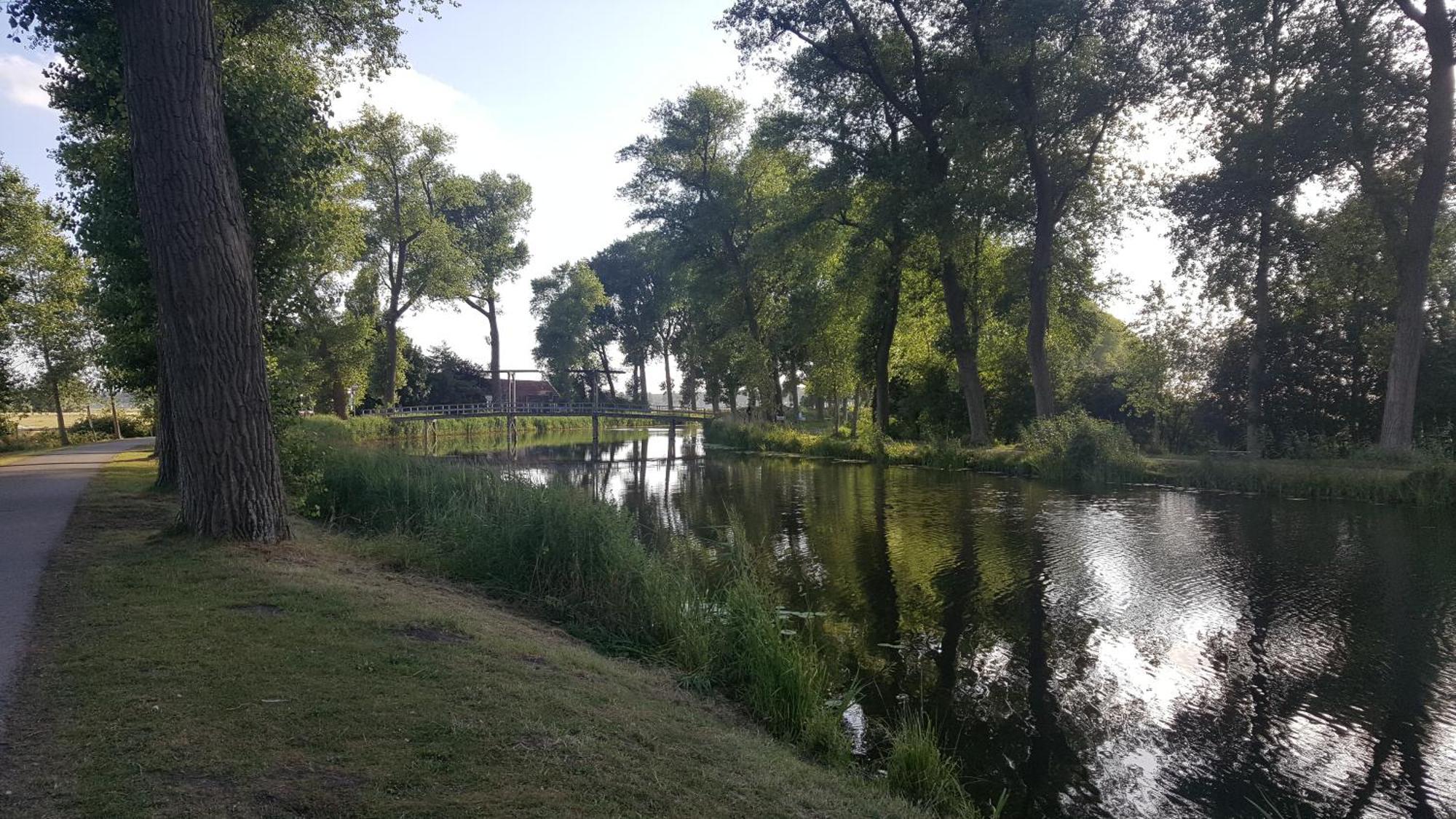 Hotel Le Provencal Sluis Bagian luar foto